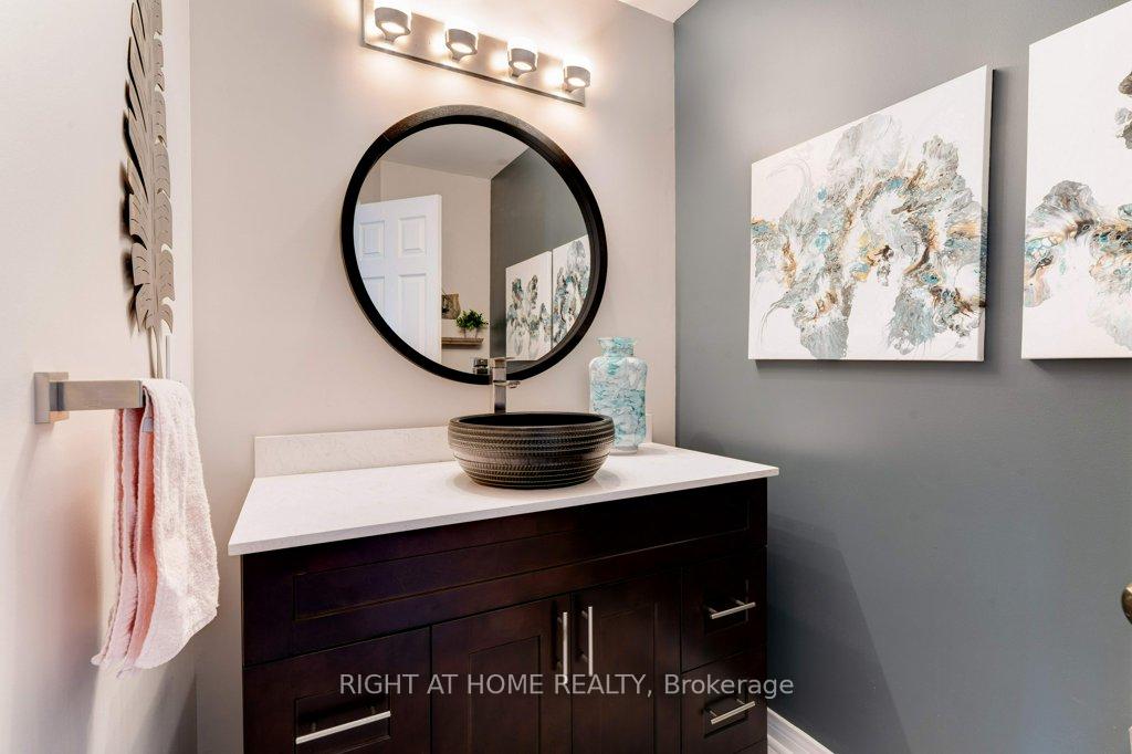 Photo 25 of 2109 Berwick Drive, Burlington, Rose — HOMEH