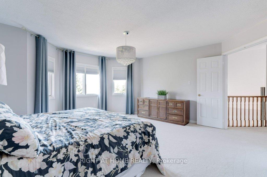 Photo 28 of 2109 Berwick Drive, Burlington, Rose — HOMEH