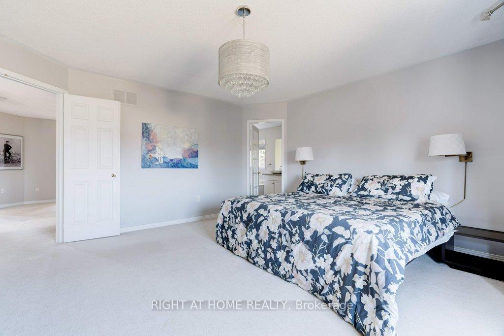 Photo 30 of 2109 Berwick Drive, Burlington, Rose — HOMEH