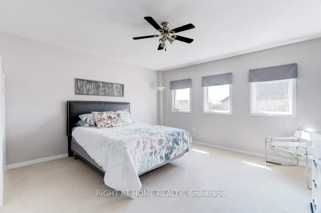 Photo 33 of 2109 Berwick Drive, Burlington, Rose — HOMEH