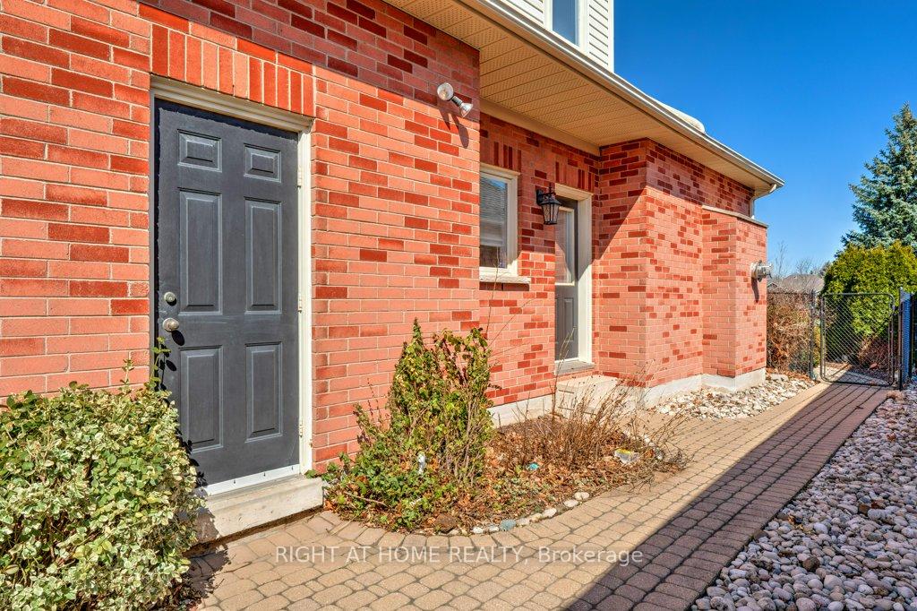 Photo 35 of 2109 Berwick Drive, Burlington, Rose — HOMEH