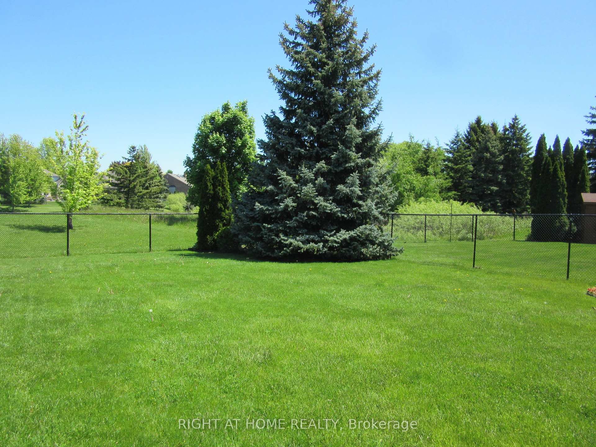 Photo 40 of 2109 Berwick Drive, Burlington, Rose — HOMEH