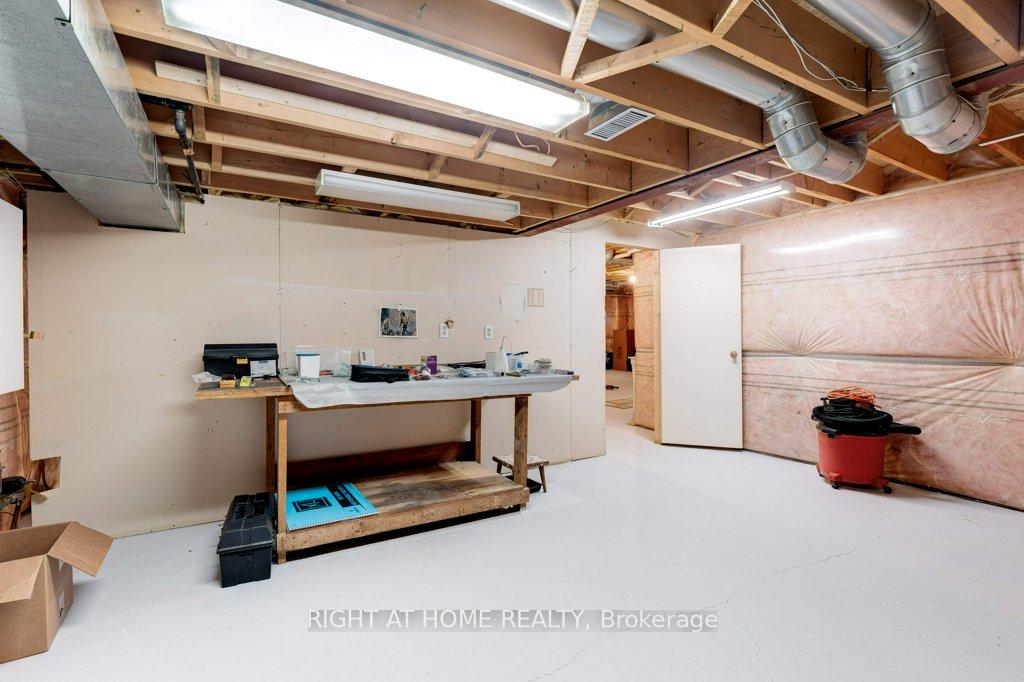 Photo 46 of 2109 Berwick Drive, Burlington, Rose — HOMEH