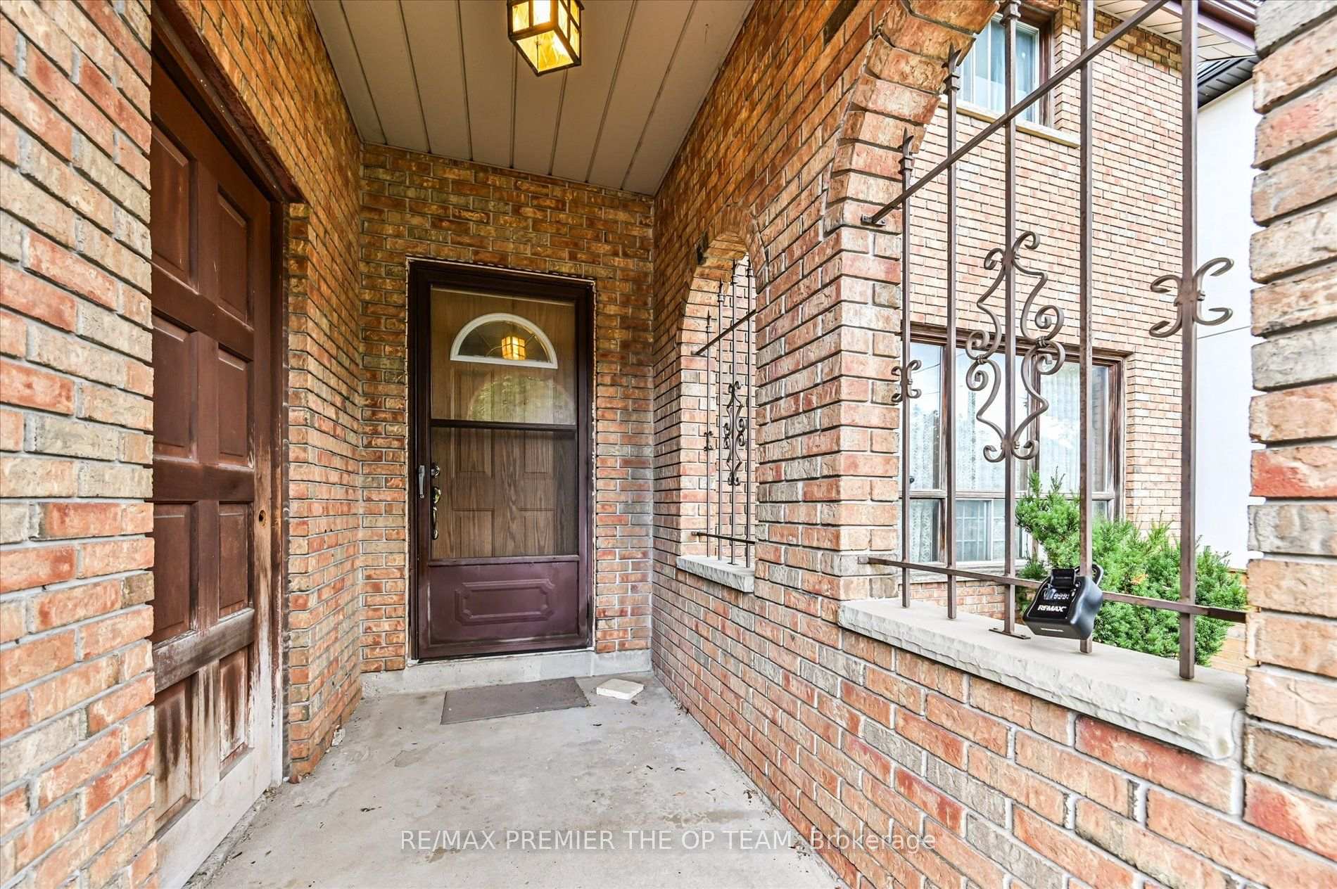 Photo 4 of 82 Highland Park Drive, Markham, Grandview — HOMEH