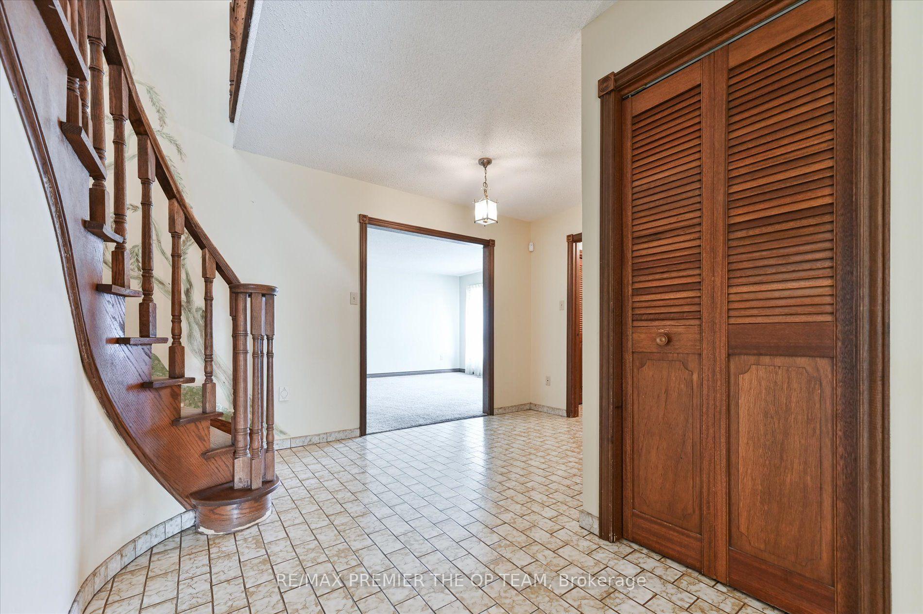 Photo 7 of 82 Highland Park Drive, Markham, Grandview — HOMEH