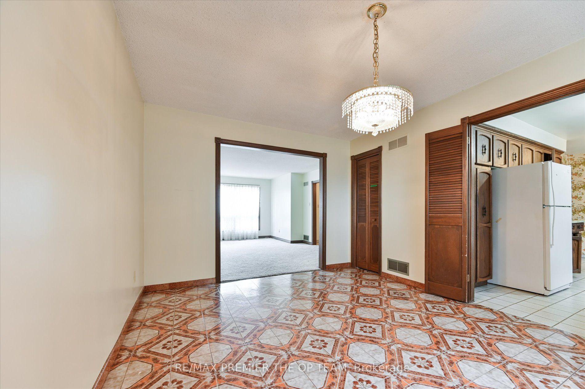 Photo 12 of 82 Highland Park Drive, Markham, Grandview — HOMEH