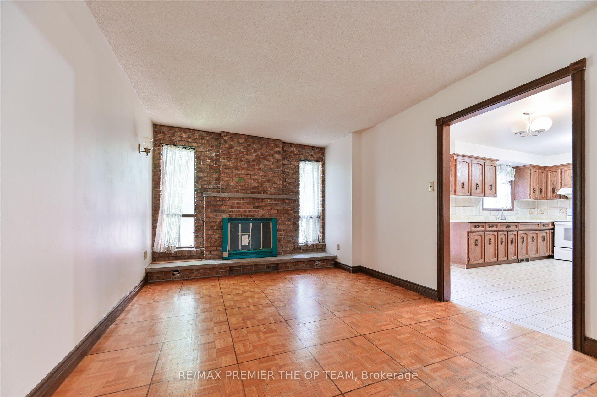 Photo 14 of 82 Highland Park Drive, Markham, Grandview — HOMEH
