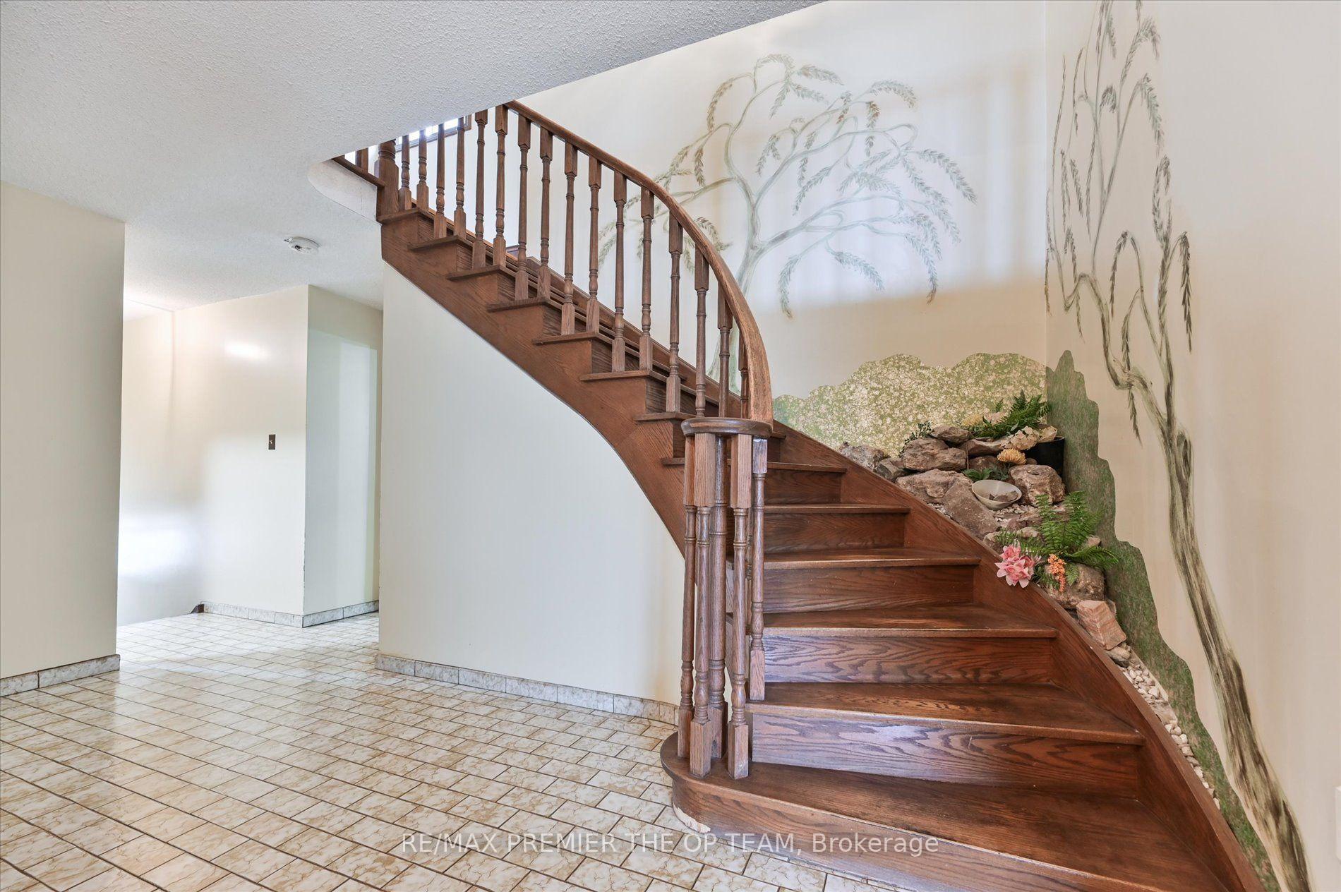 Photo 23 of 82 Highland Park Drive, Markham, Grandview — HOMEH