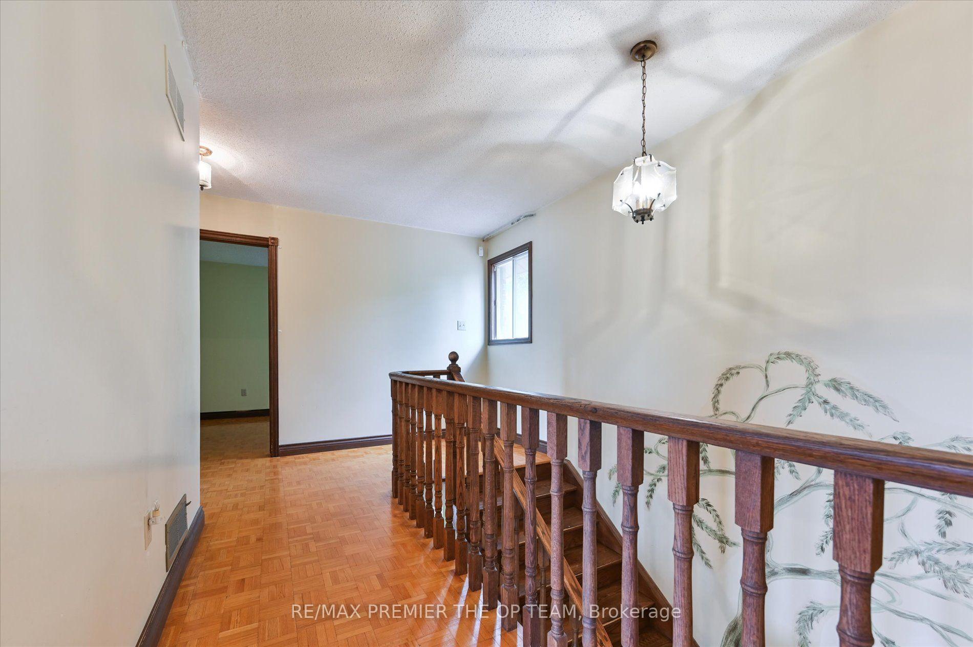 Photo 25 of 82 Highland Park Drive, Markham, Grandview — HOMEH