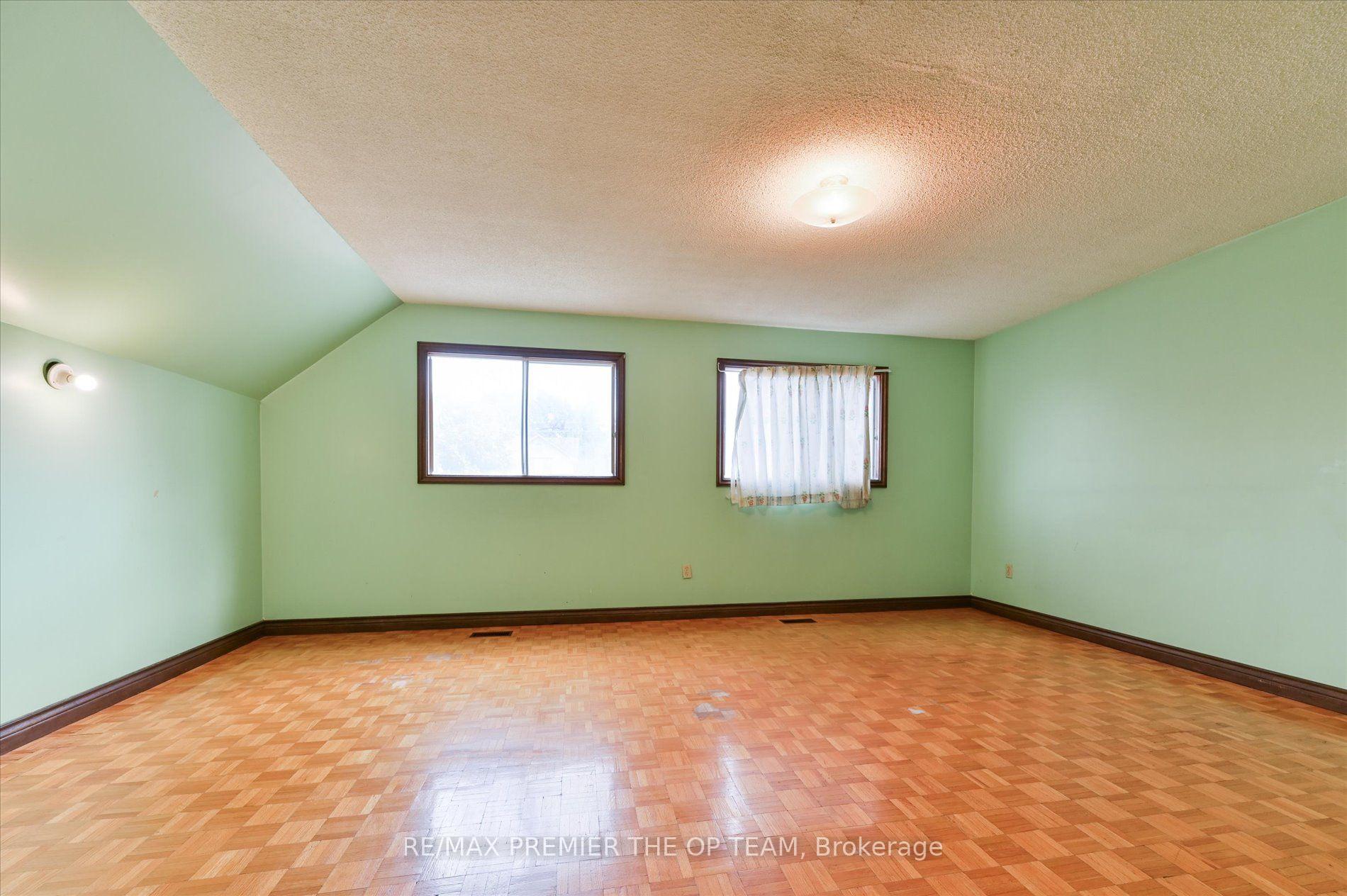 Photo 26 of 82 Highland Park Drive, Markham, Grandview — HOMEH