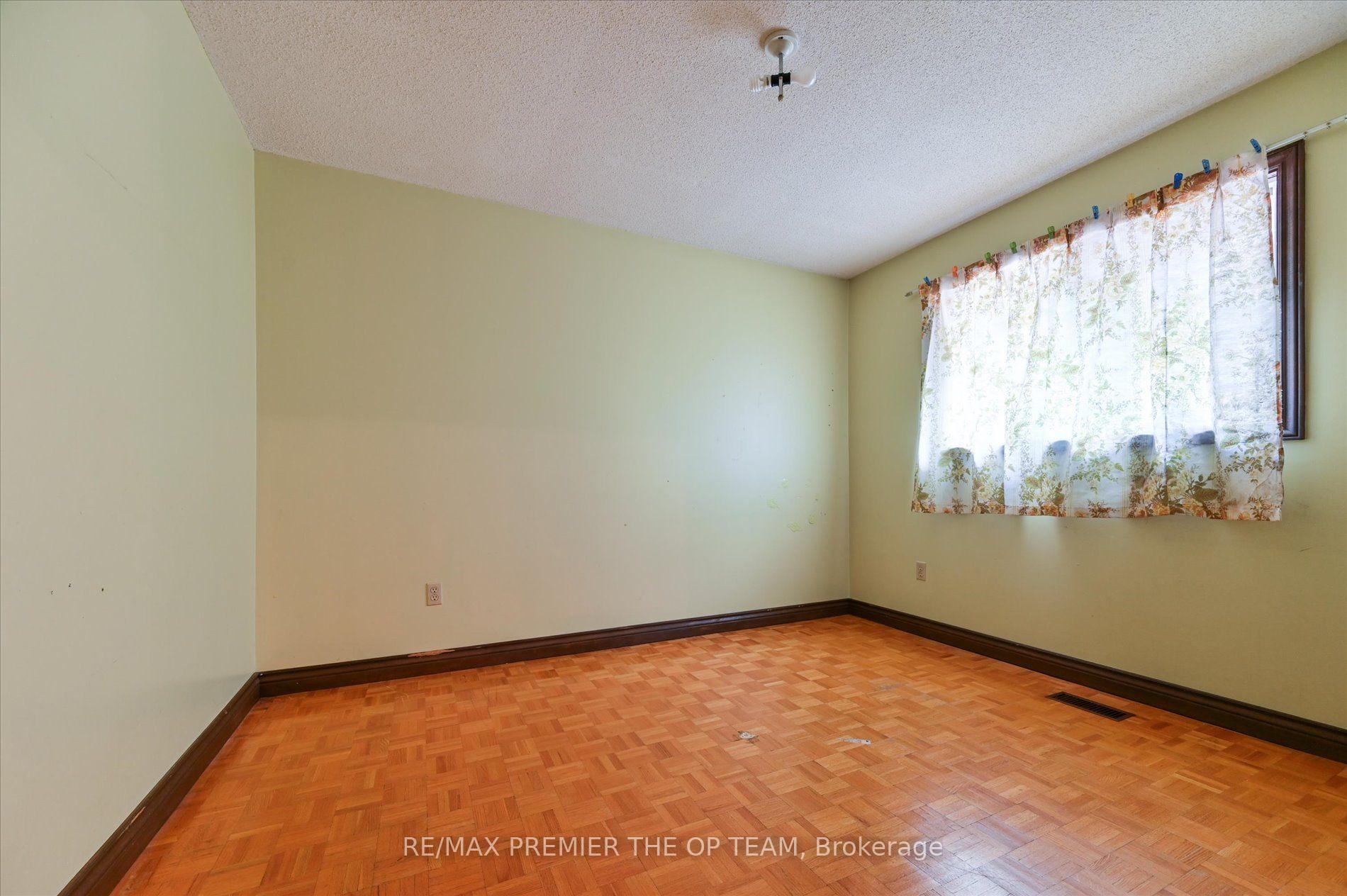 Photo 30 of 82 Highland Park Drive, Markham, Grandview — HOMEH