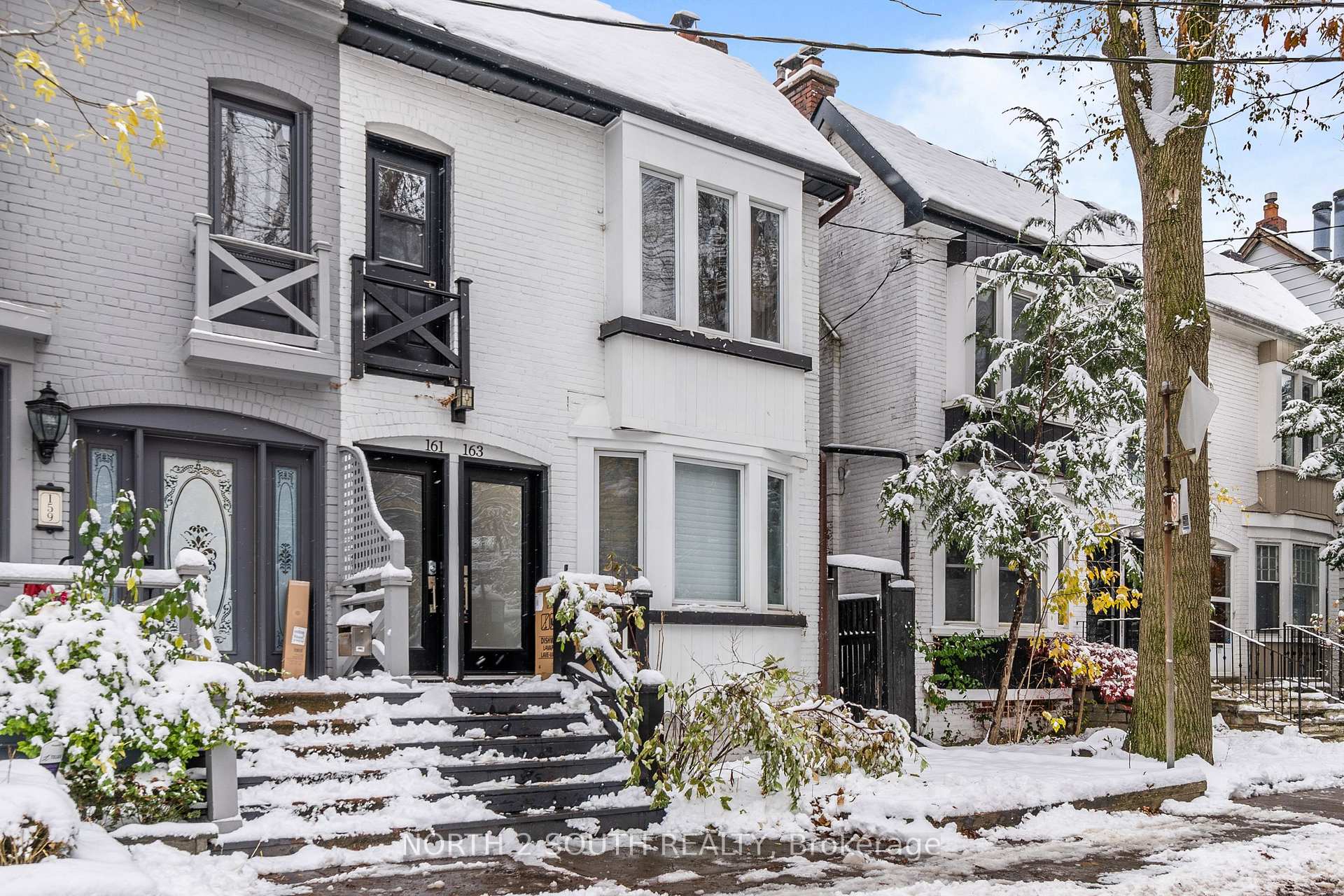 Photo 4 of Unit Upper, 161 Marlborough Place, Toronto, The Annex — HOMEH