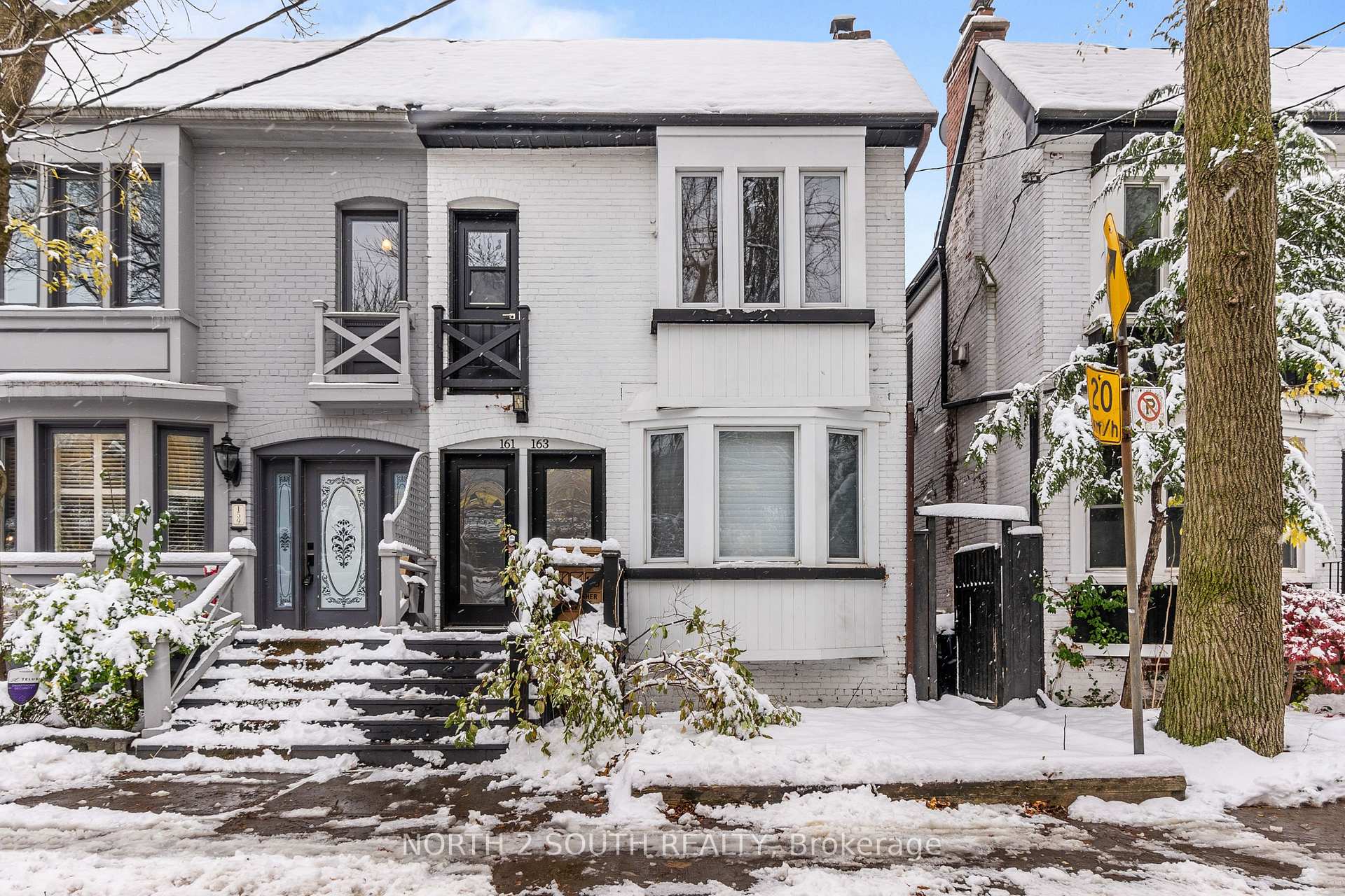 Photo 5 of Unit Upper, 161 Marlborough Place, Toronto, The Annex — HOMEH