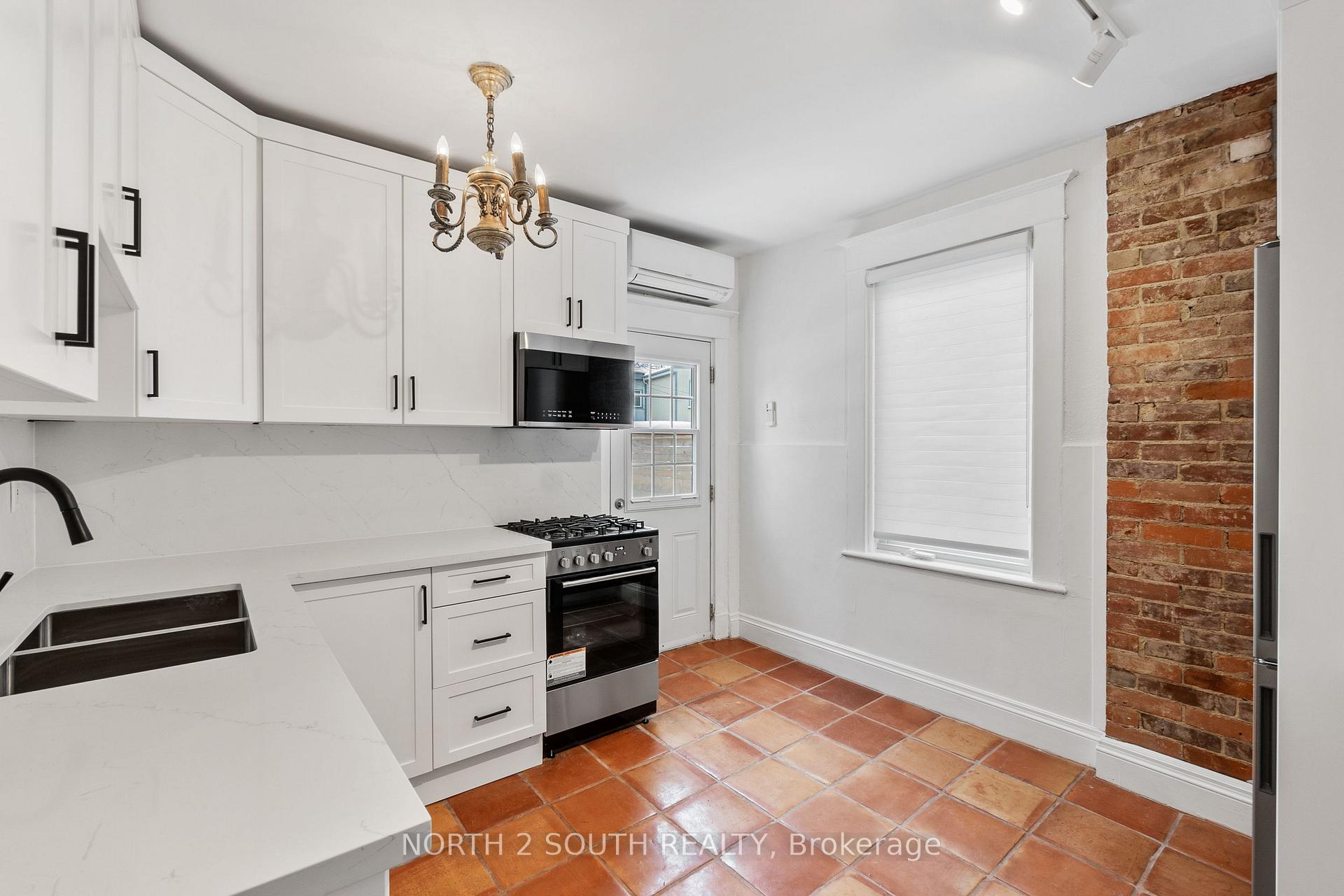 Photo 18 of Unit Upper, 161 Marlborough Place, Toronto, The Annex — HOMEH