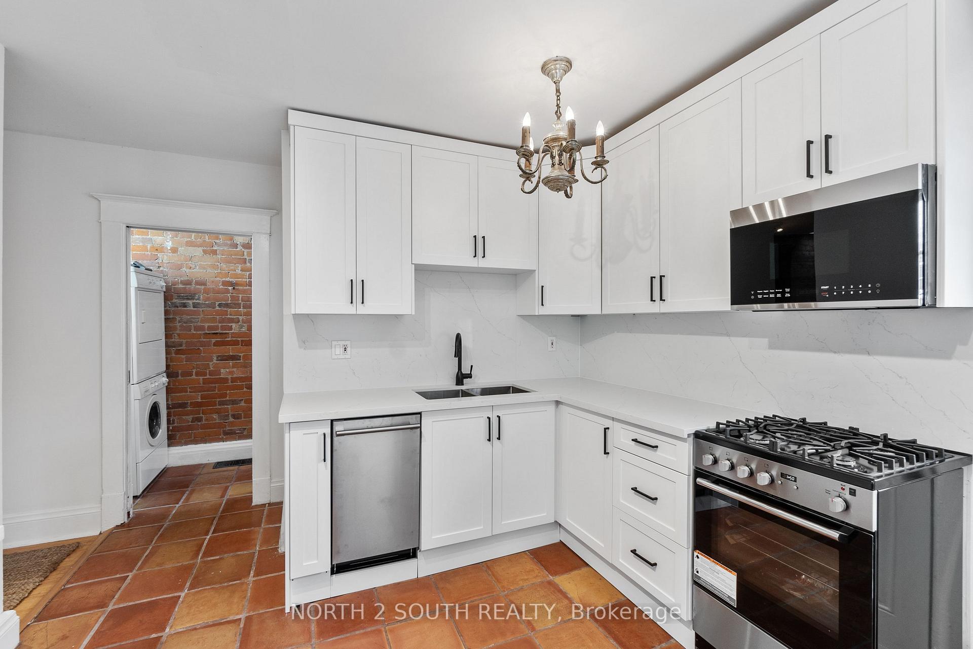 Photo 20 of Unit Upper, 161 Marlborough Place, Toronto, The Annex — HOMEH