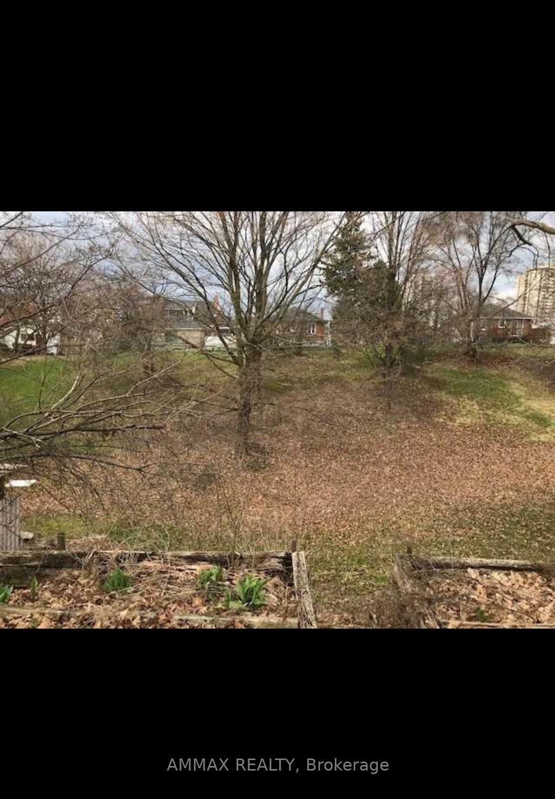 Photo 3 of 42 Arrowsmith Avenue, North York, Brookhaven-Amesbury — HOMEH