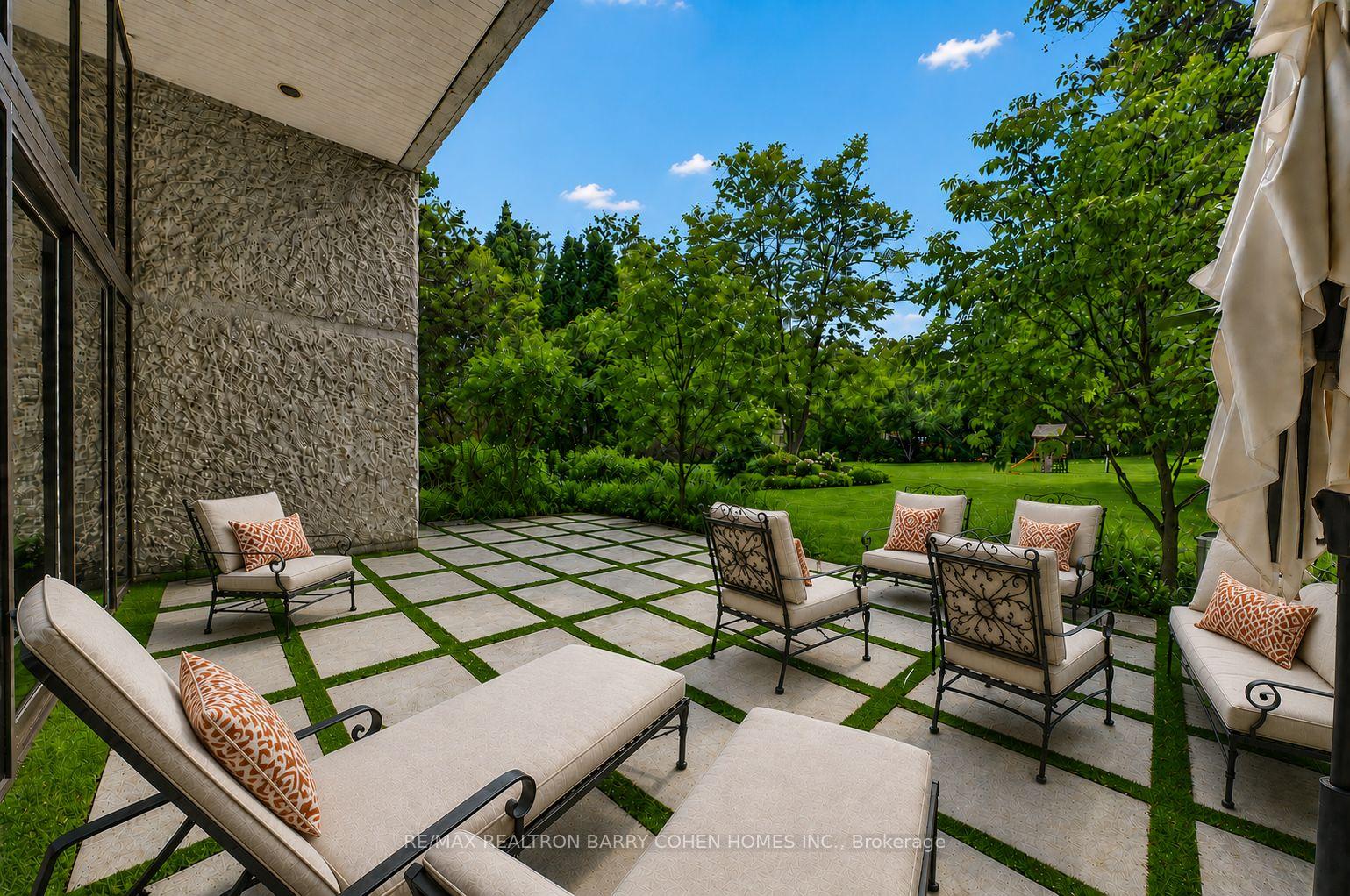 Photo 19 of 30 High Point Road, North York, Bridle Path-Sunnybrook-York Mills — HOMEH