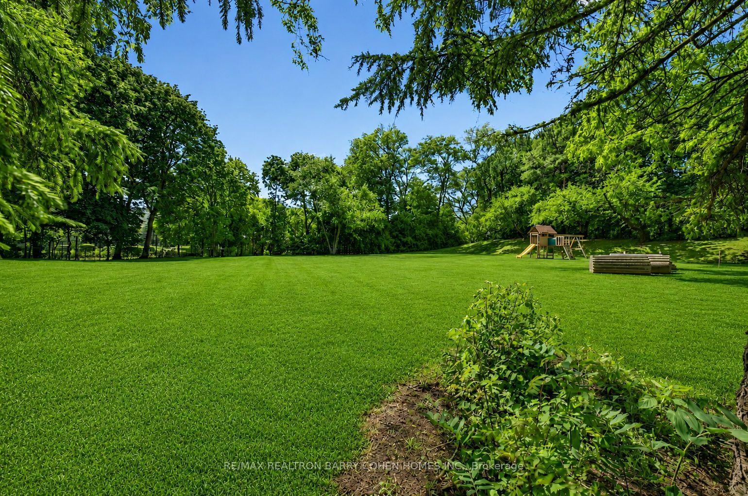 Photo 20 of 30 High Point Road, North York, Bridle Path-Sunnybrook-York Mills — HOMEH