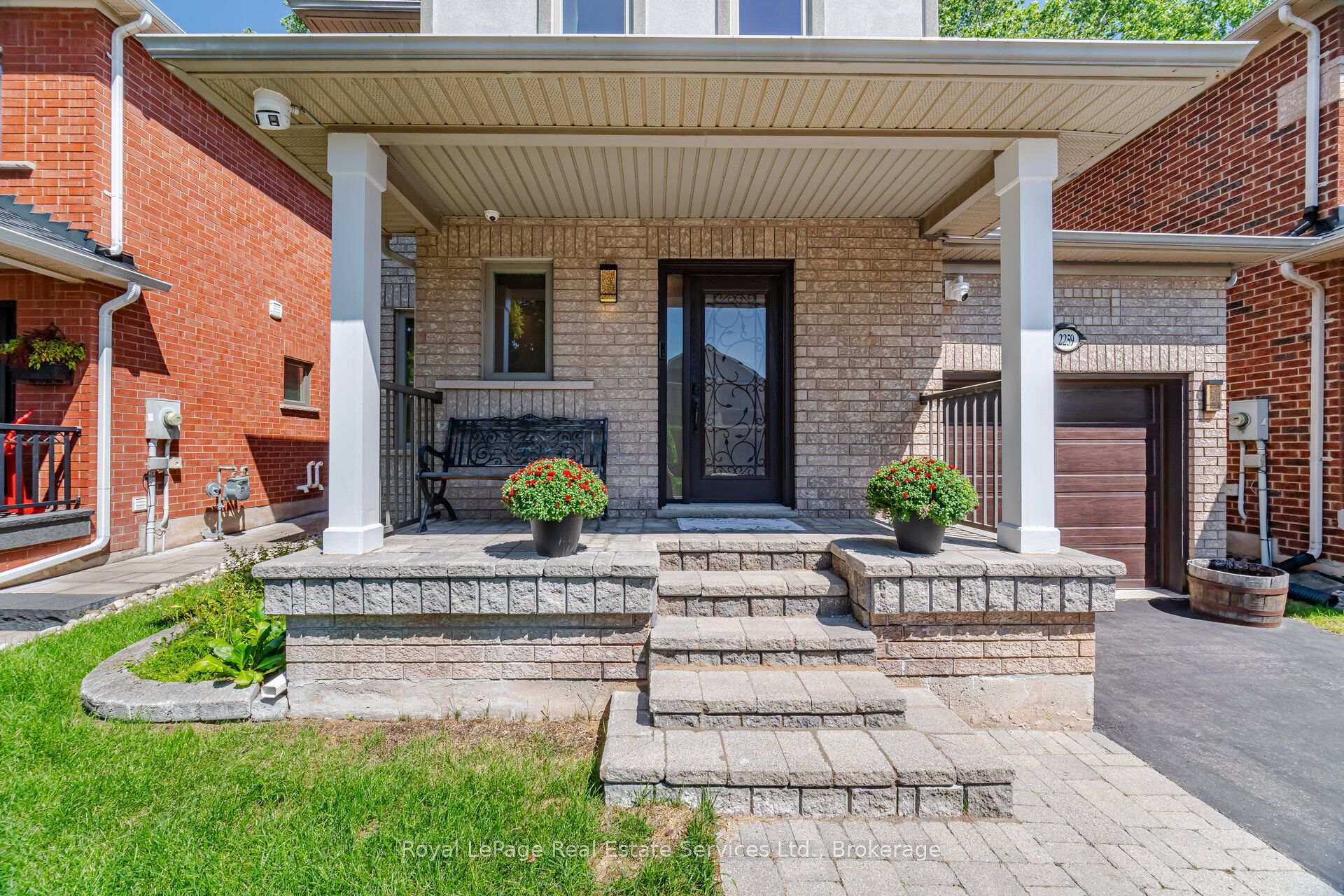 Photo 2 of 2259 Empire Crescent, Burlington, Orchard — HOMEH