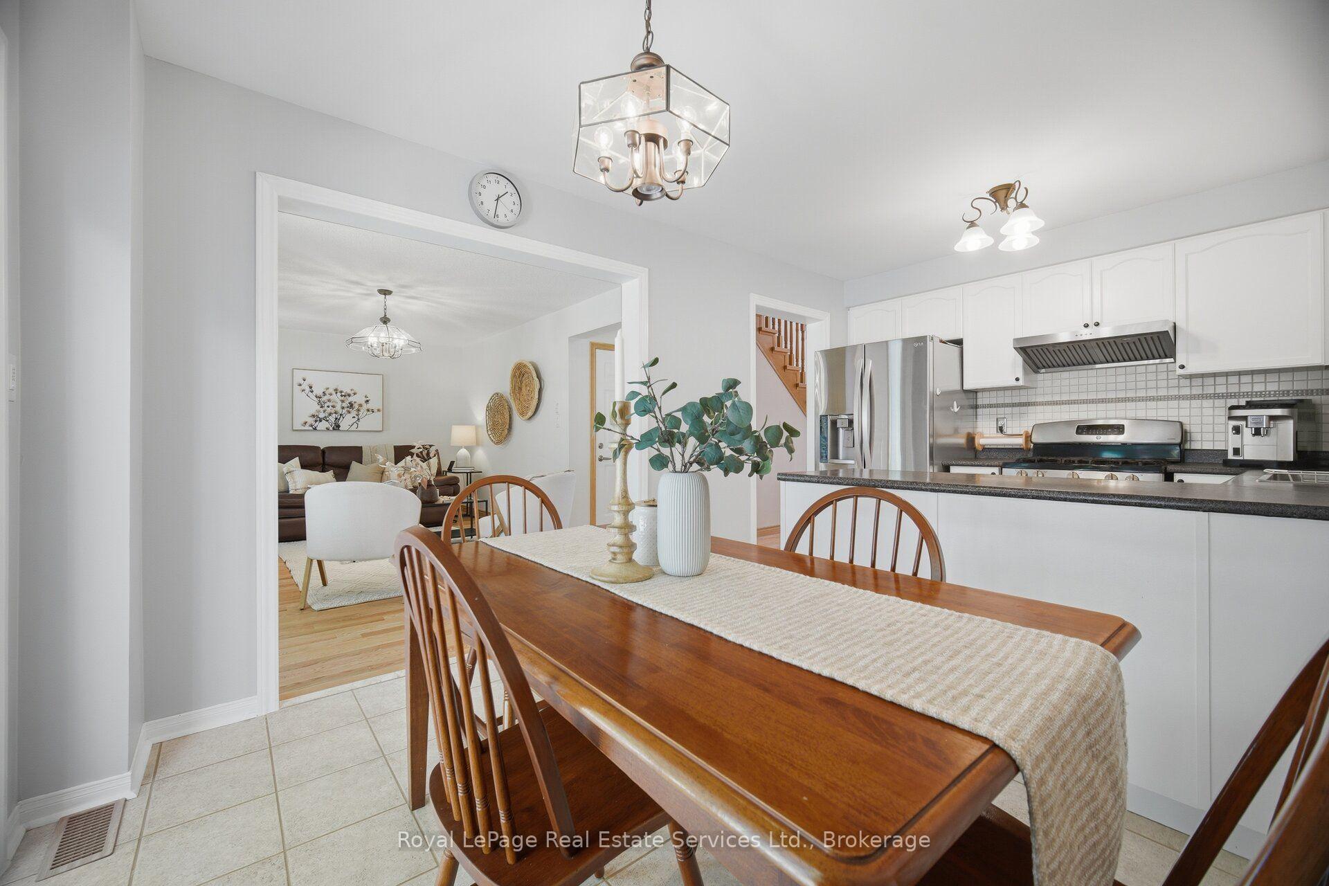 Photo 10 of 2259 Empire Crescent, Burlington, Orchard — HOMEH