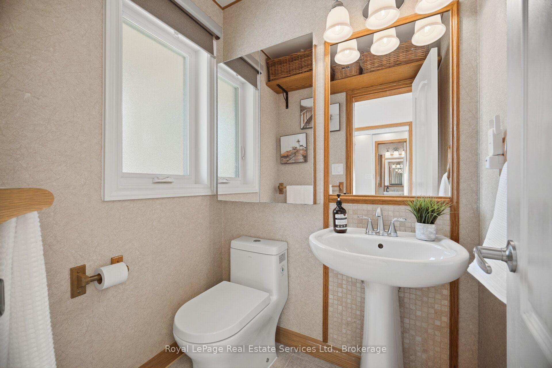 Photo 16 of 2259 Empire Crescent, Burlington, Orchard — HOMEH