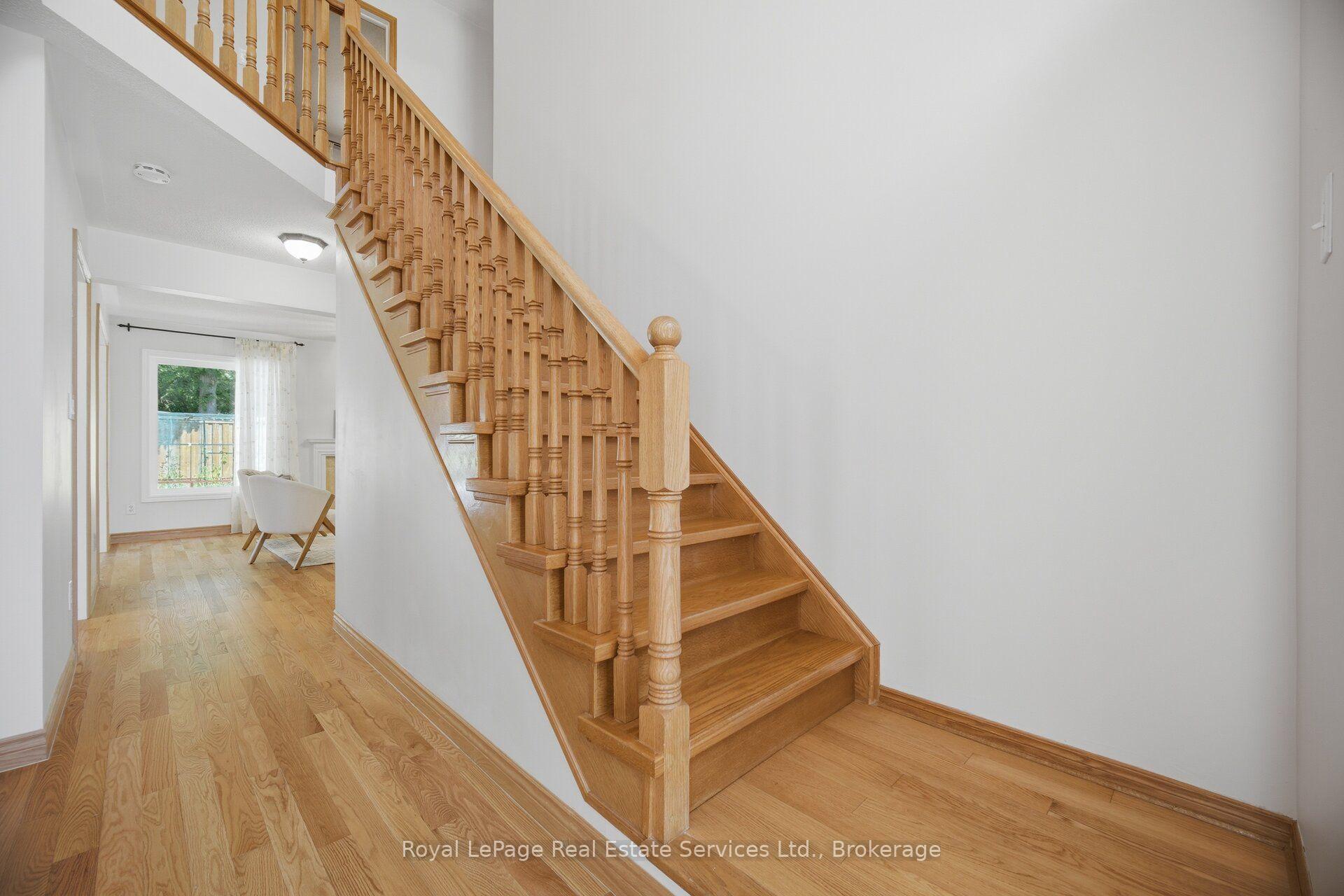 Photo 17 of 2259 Empire Crescent, Burlington, Orchard — HOMEH