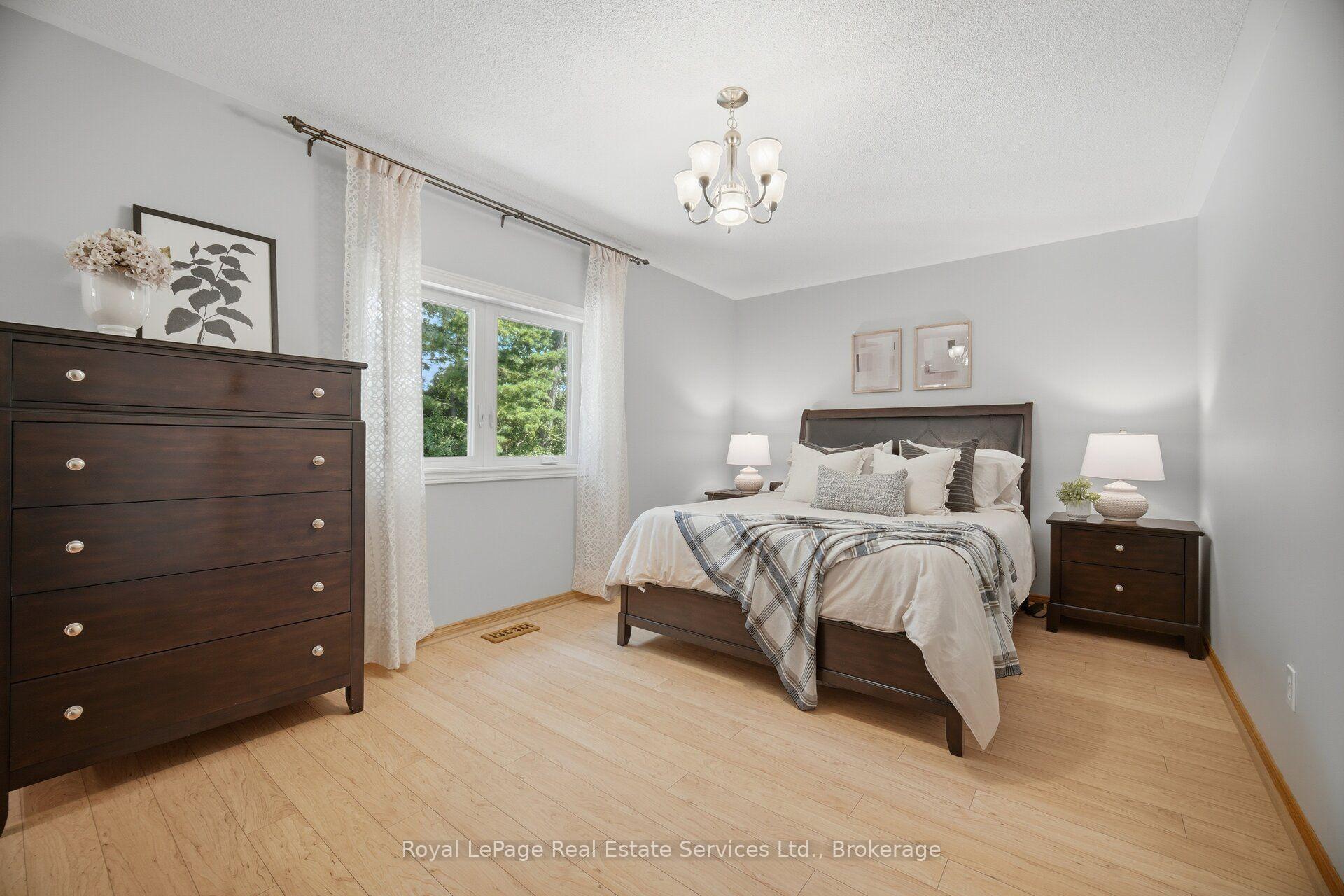 Photo 19 of 2259 Empire Crescent, Burlington, Orchard — HOMEH