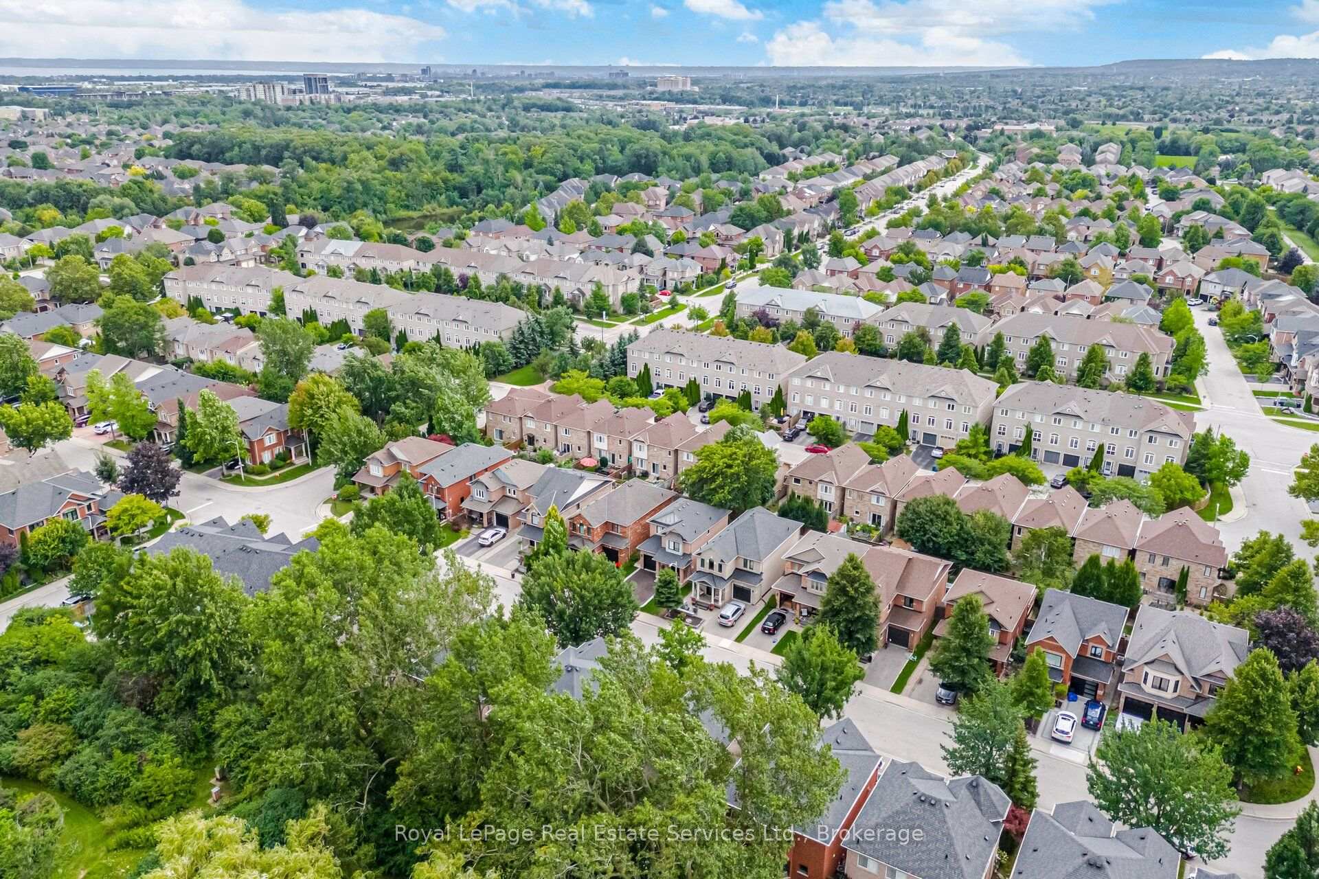 Photo 39 of 2259 Empire Crescent, Burlington, Orchard — HOMEH