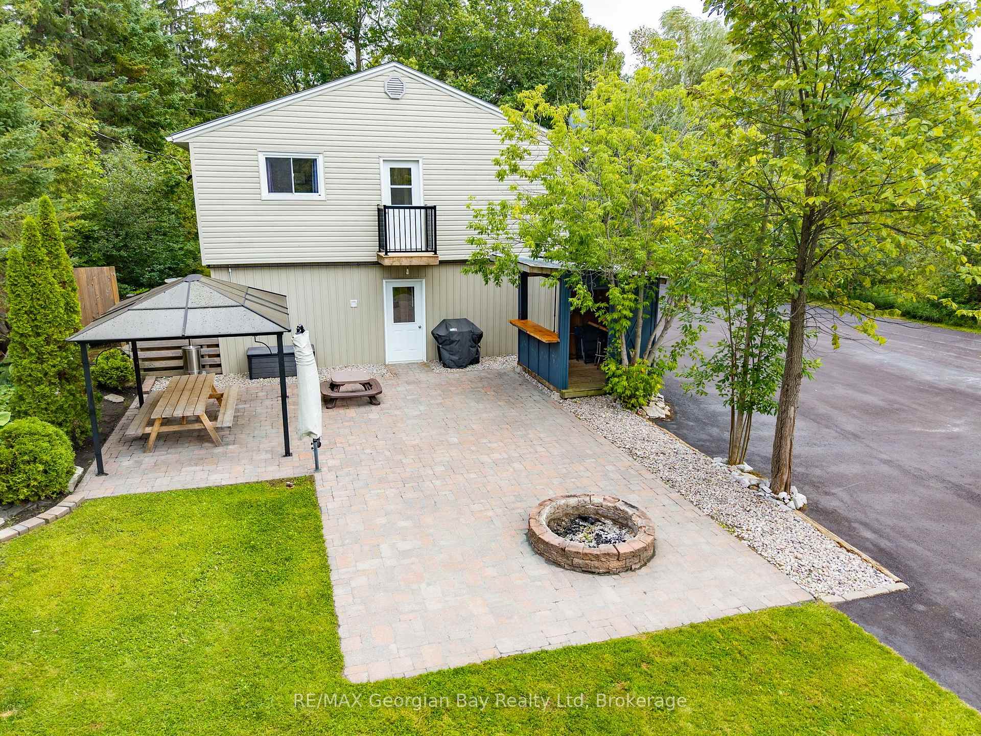 Photo 51 of 2384 Whetham Road, Springwater, Rural Springwater — HOMEH