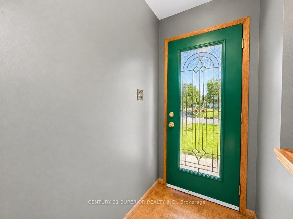 Photo 7 of 412 James Street S, Thunder Bay, Green Acres — HOMEH