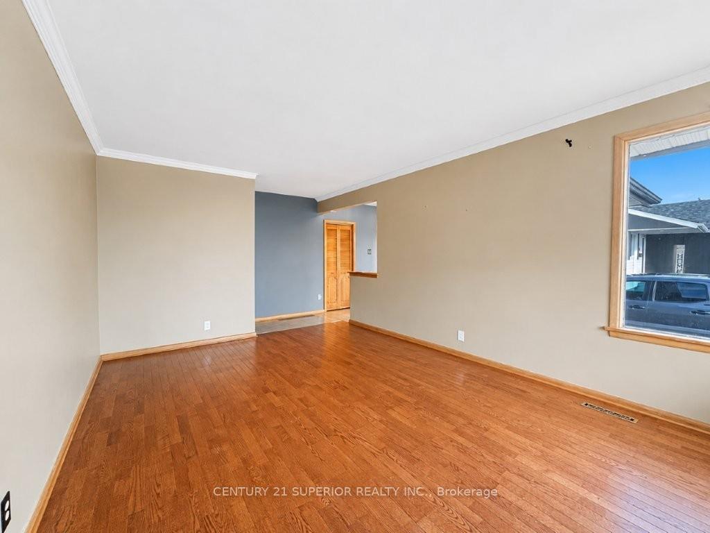 Photo 9 of 412 James Street S, Thunder Bay, Green Acres — HOMEH