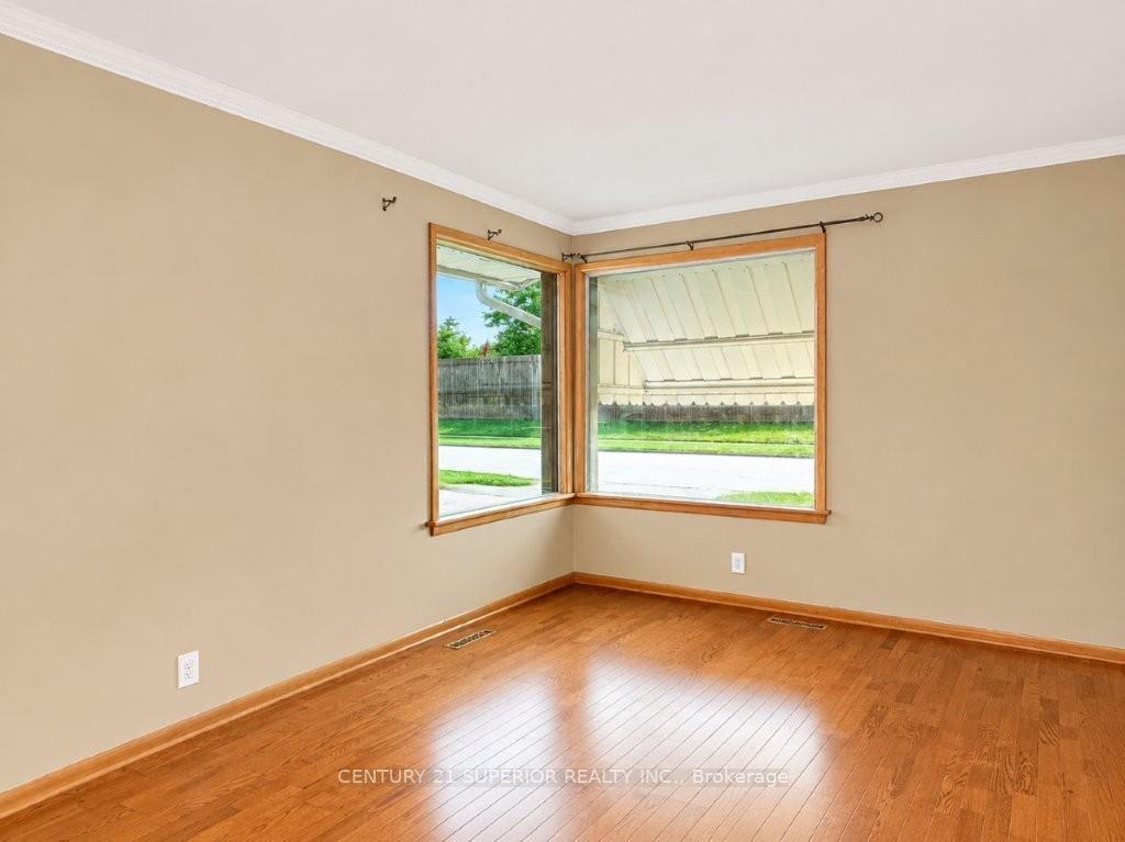 Photo 12 of 412 James Street S, Thunder Bay, Green Acres — HOMEH