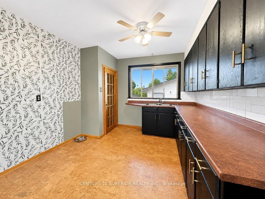Photo 13 of 412 James Street S, Thunder Bay, Green Acres — HOMEH