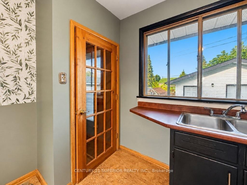 Photo 15 of 412 James Street S, Thunder Bay, Green Acres — HOMEH
