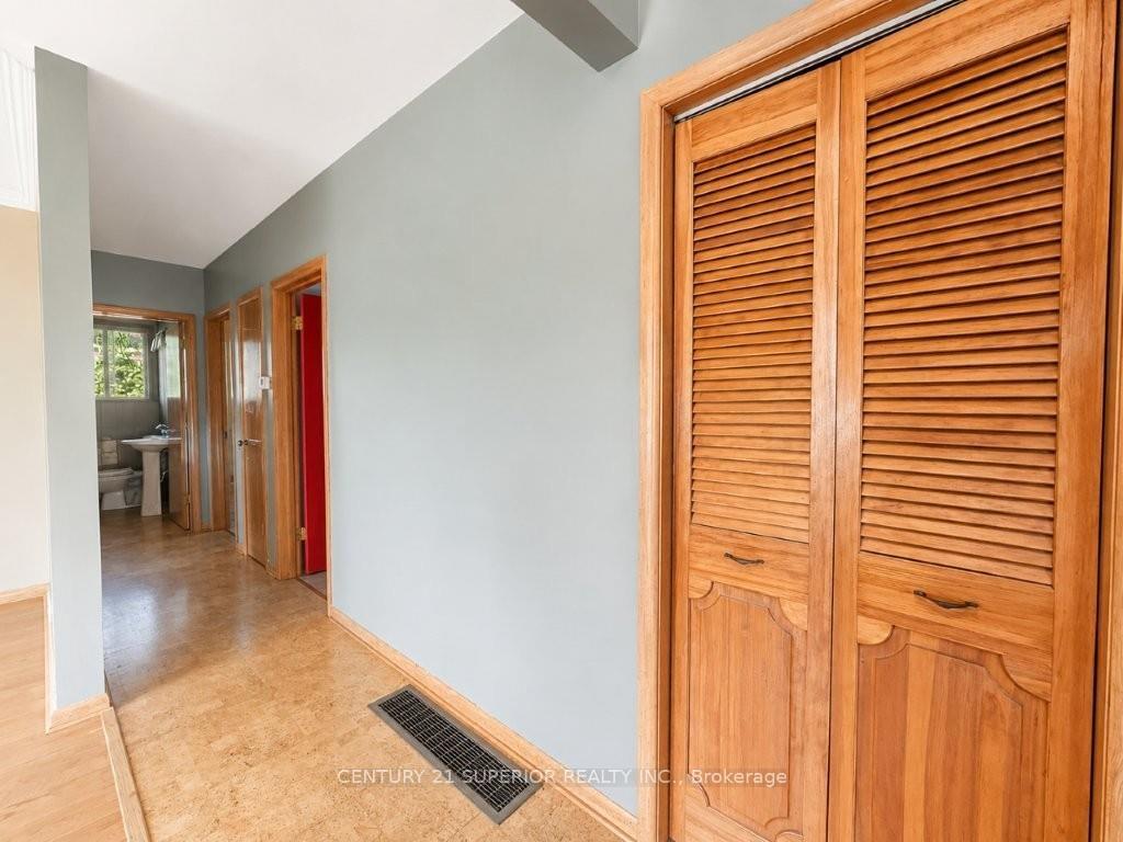 Photo 18 of 412 James Street S, Thunder Bay, Green Acres — HOMEH