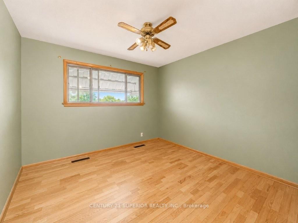 Photo 19 of 412 James Street S, Thunder Bay, Green Acres — HOMEH
