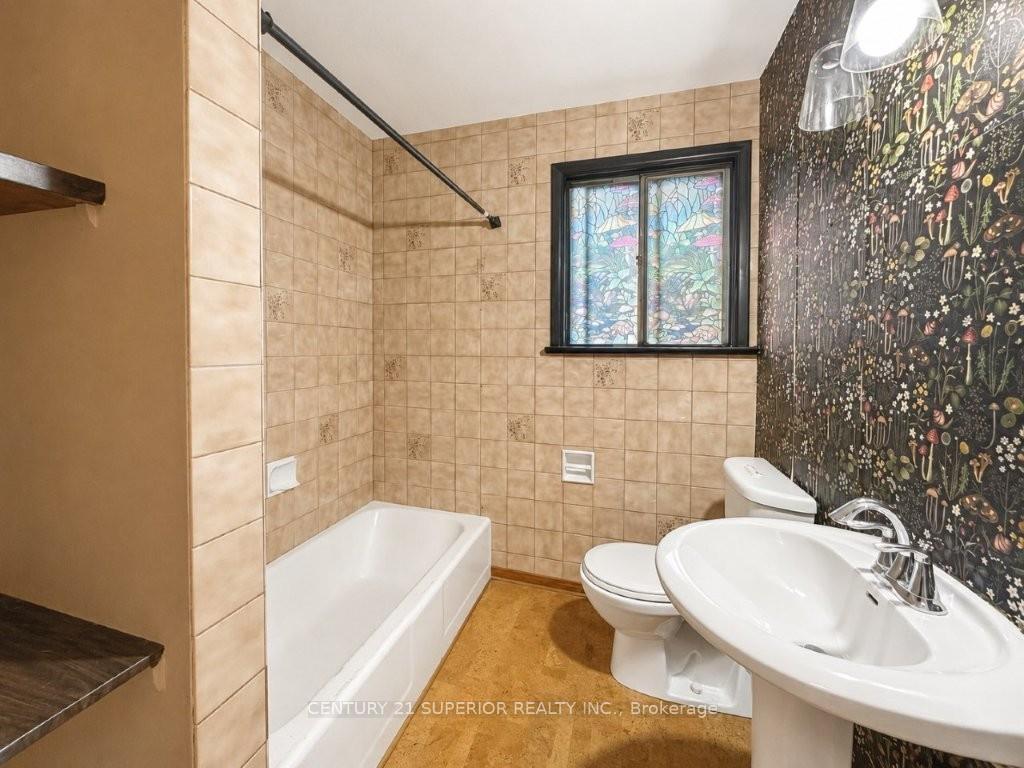 Photo 24 of 412 James Street S, Thunder Bay, Green Acres — HOMEH