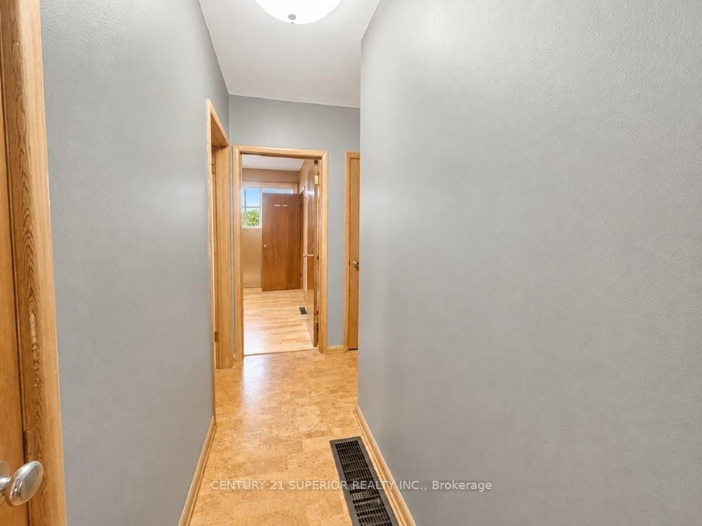 Photo 25 of 412 James Street S, Thunder Bay, Green Acres — HOMEH