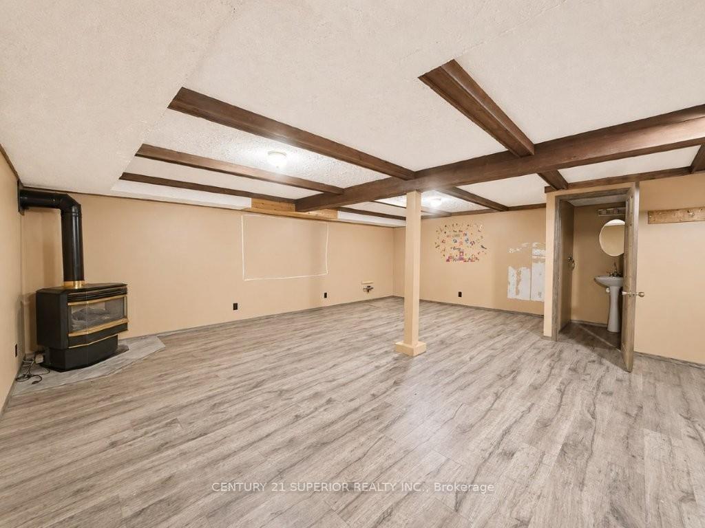 Photo 29 of 412 James Street S, Thunder Bay, Green Acres — HOMEH