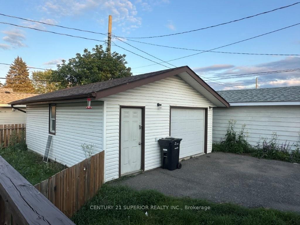 Photo 46 of 412 James Street S, Thunder Bay, Green Acres — HOMEH