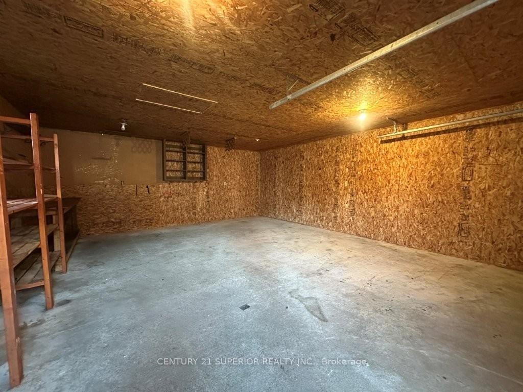 Photo 48 of 412 James Street S, Thunder Bay, Green Acres — HOMEH