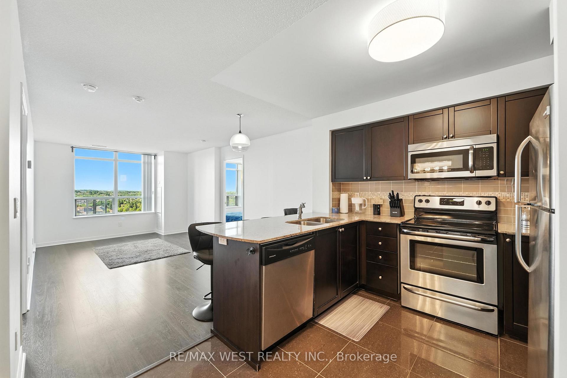 Photo 3 of Unit PH2, 75 King William Crescent, Richmond Hill, Langstaff — HOMEH
