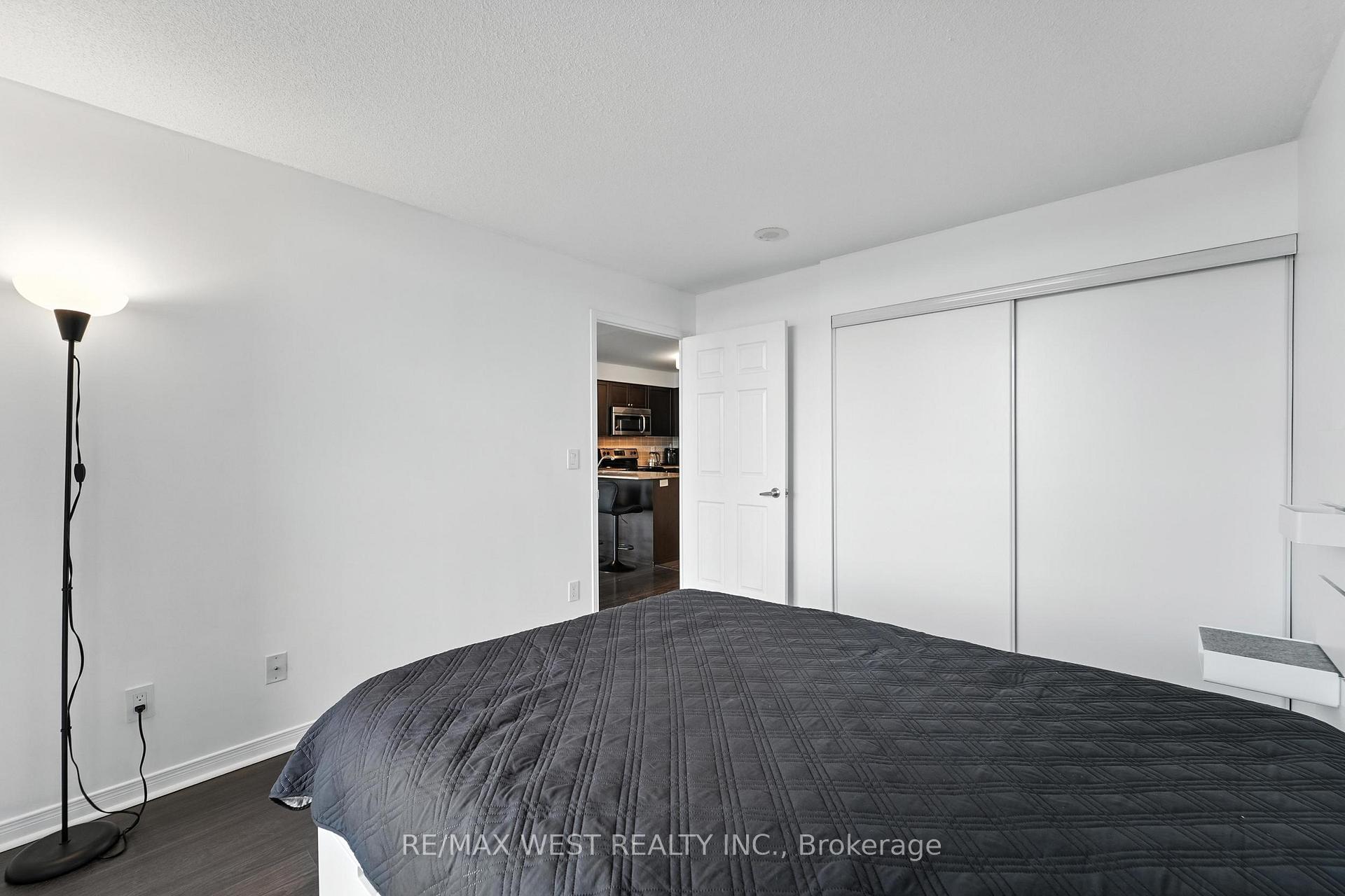 Photo 12 of Unit PH2, 75 King William Crescent, Richmond Hill, Langstaff — HOMEH