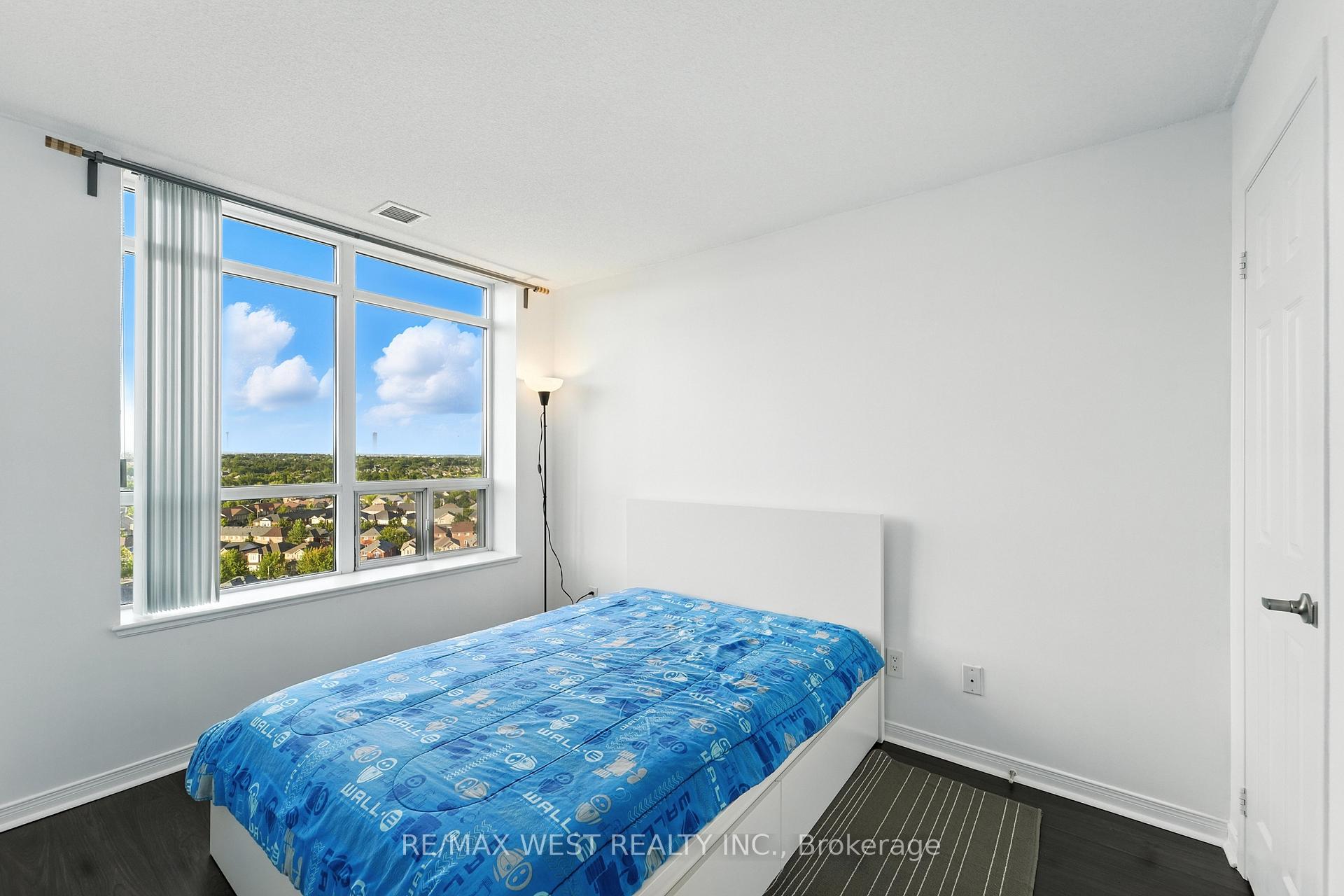 Photo 15 of Unit PH2, 75 King William Crescent, Richmond Hill, Langstaff — HOMEH