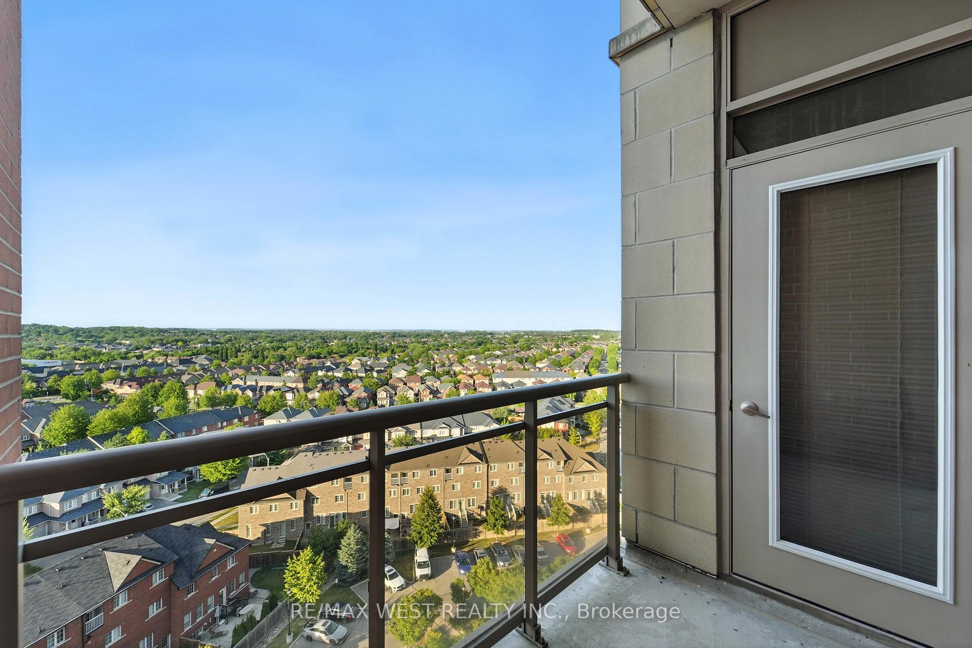 Photo 17 of Unit PH2, 75 King William Crescent, Richmond Hill, Langstaff — HOMEH