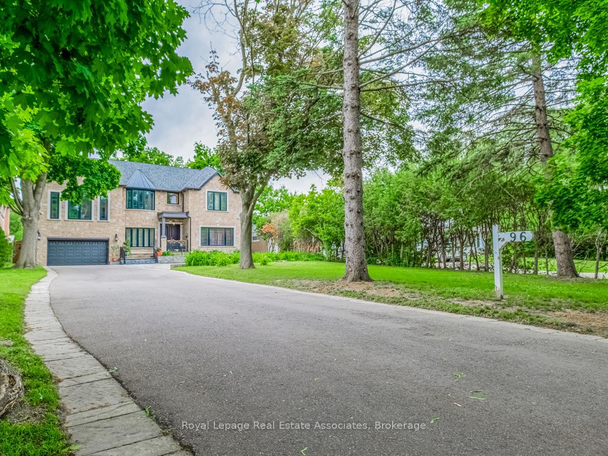 Photo 2 of 96 Elmcrest Road, Etobicoke, Eringate-Centennial-West Deane — HOMEH