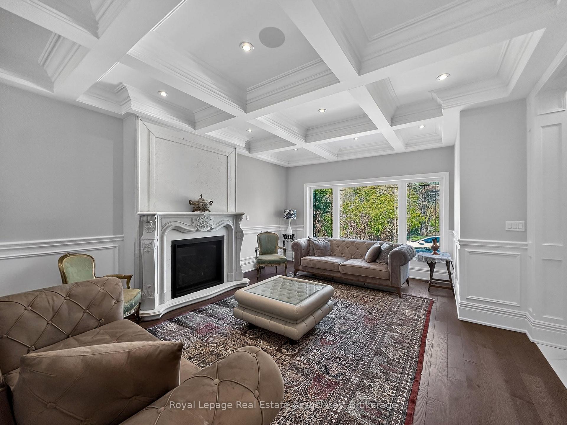 Photo 7 of 96 Elmcrest Road, Etobicoke, Eringate-Centennial-West Deane — HOMEH