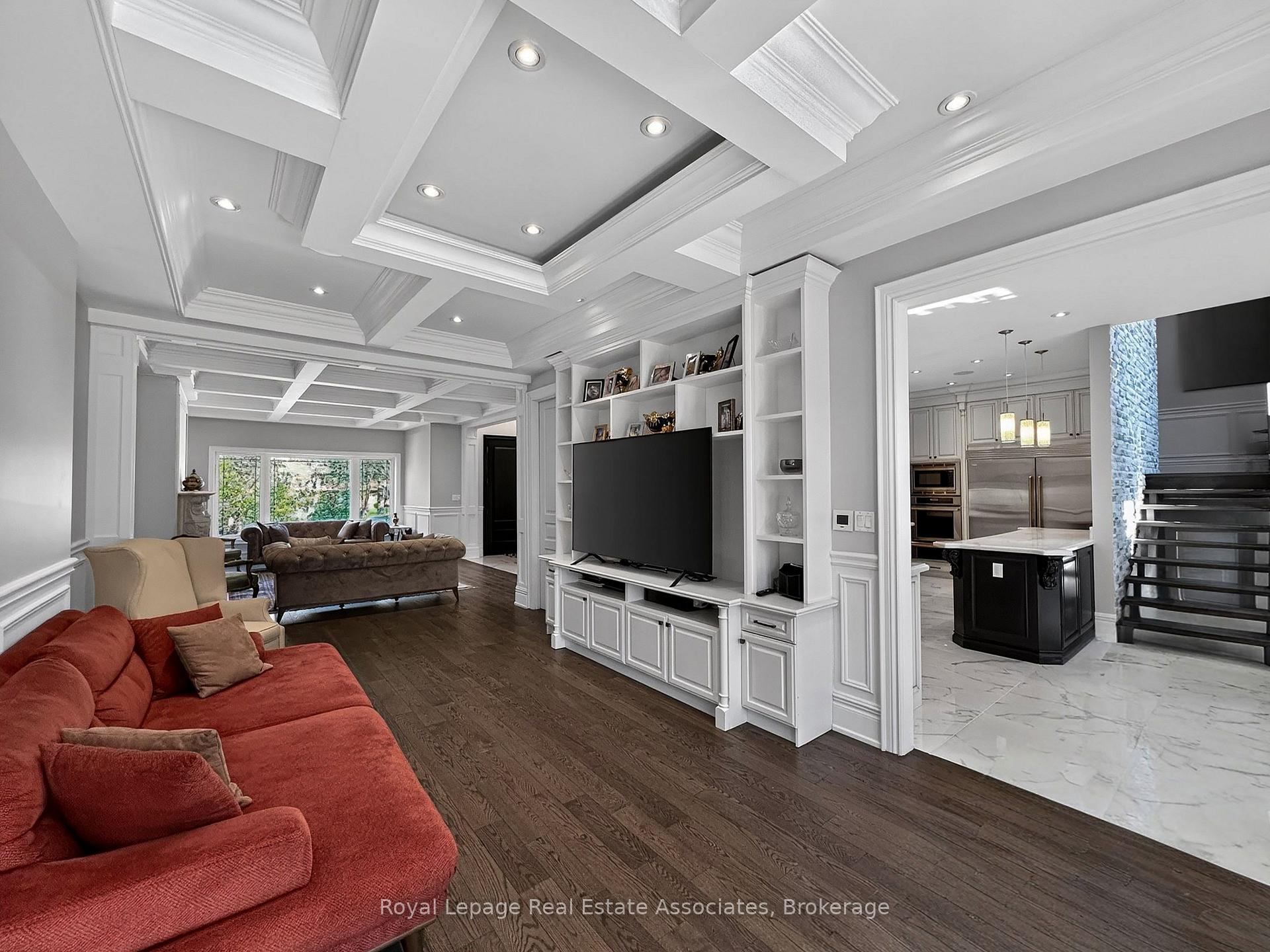 Photo 9 of 96 Elmcrest Road, Etobicoke, Eringate-Centennial-West Deane — HOMEH