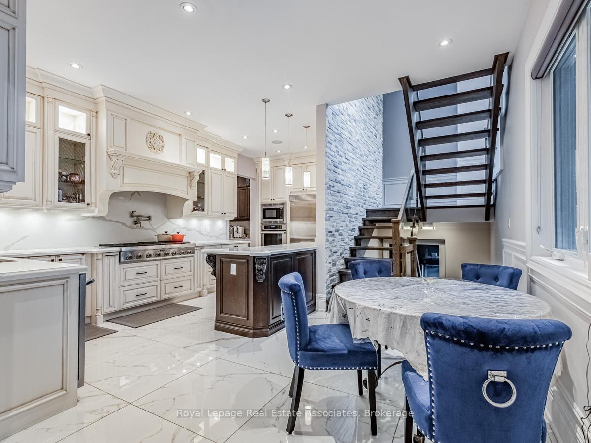 Photo 11 of 96 Elmcrest Road, Etobicoke, Eringate-Centennial-West Deane — HOMEH