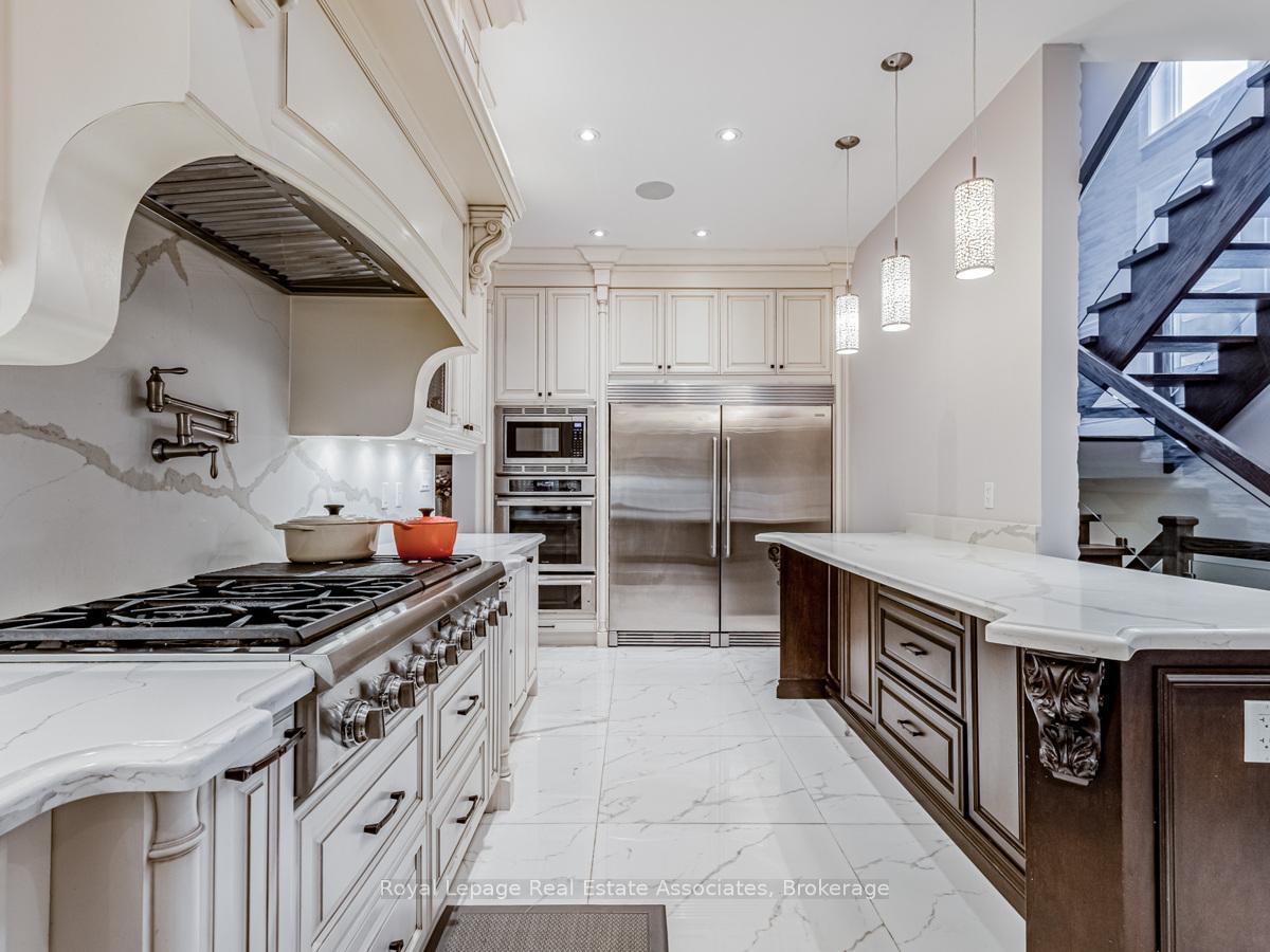 Photo 13 of 96 Elmcrest Road, Etobicoke, Eringate-Centennial-West Deane — HOMEH